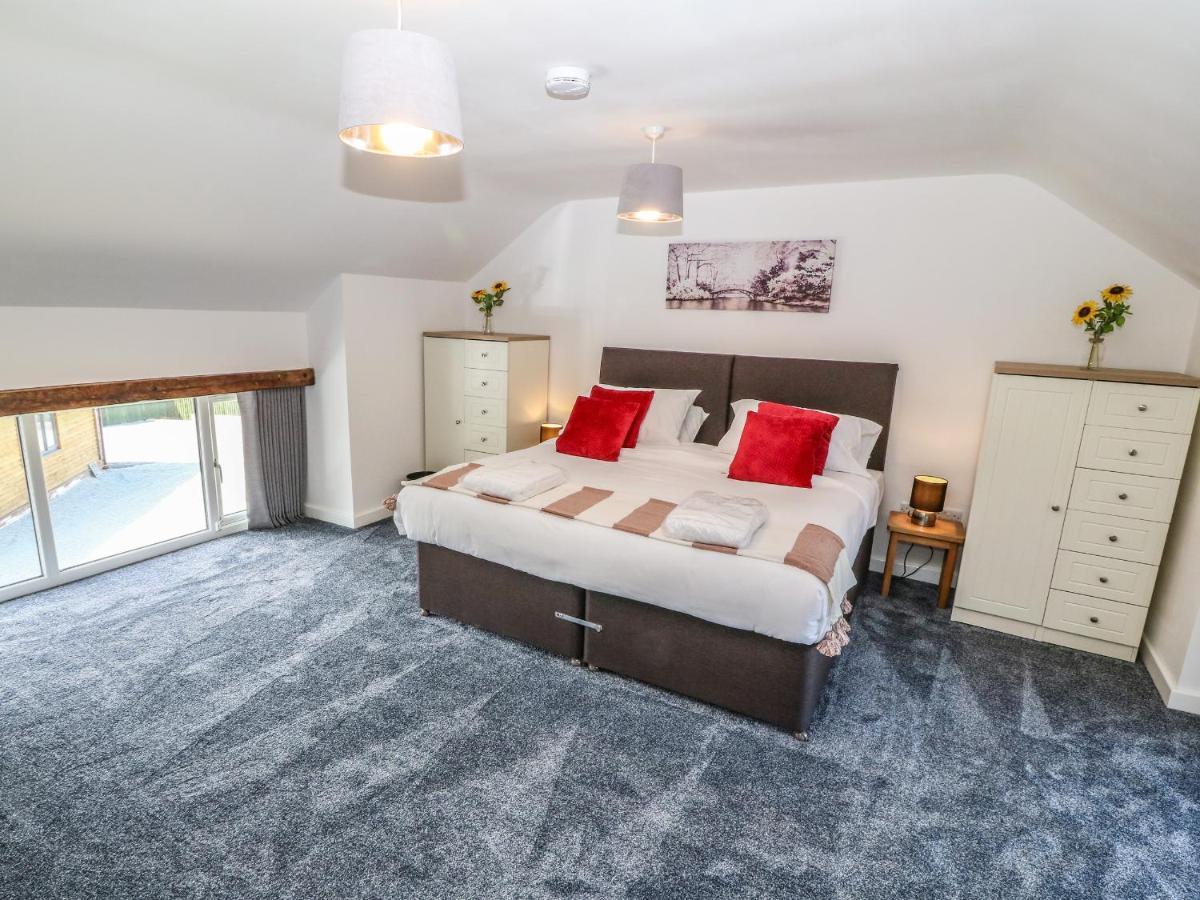 Y Beudy The Dairy Villa Oswestry Bagian luar foto