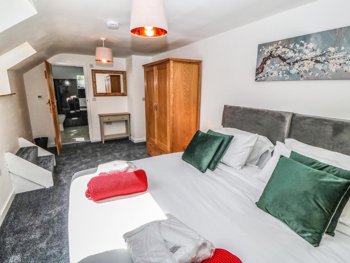 Y Beudy The Dairy Villa Oswestry Bagian luar foto