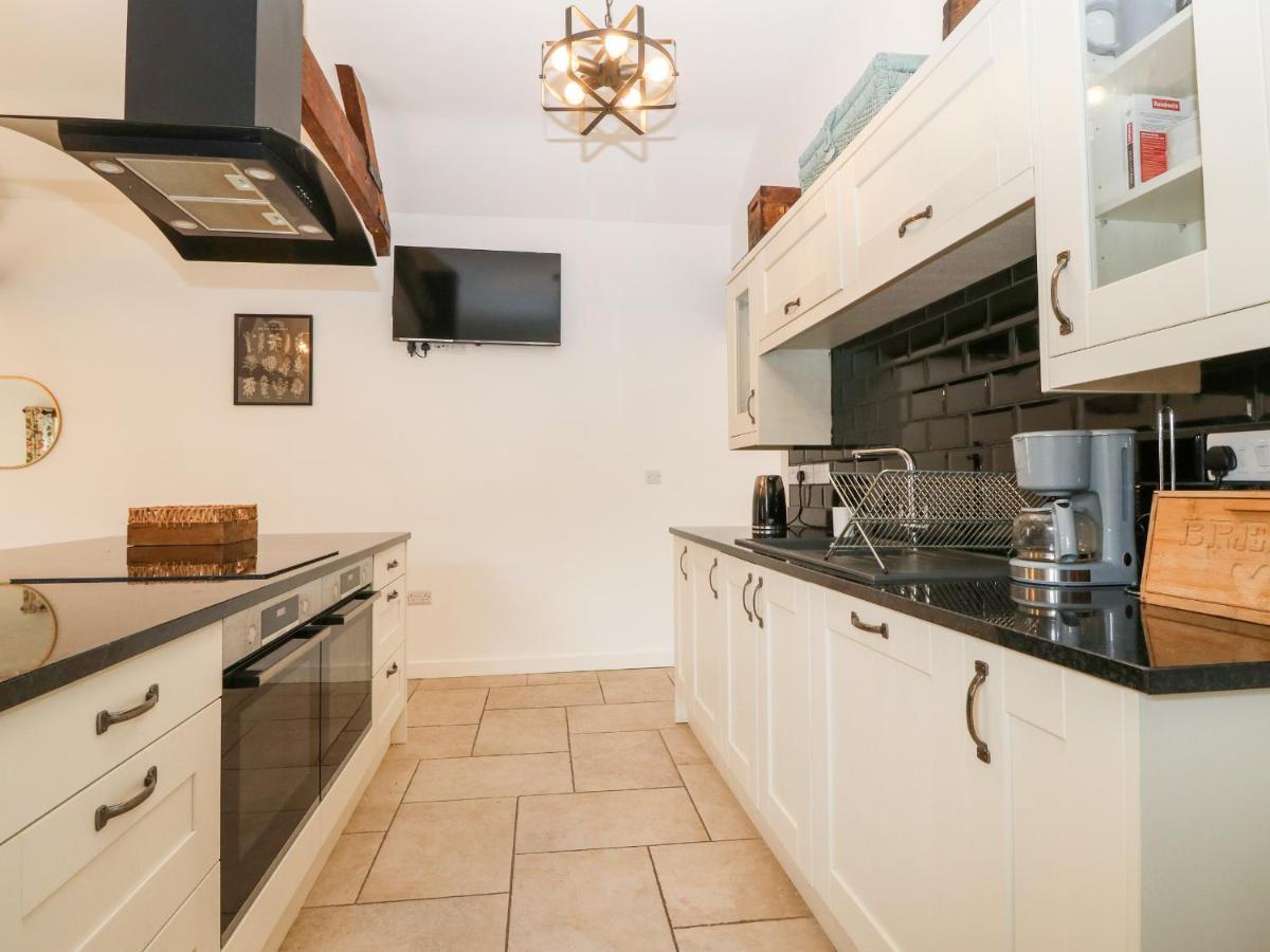 Y Beudy The Dairy Villa Oswestry Bagian luar foto