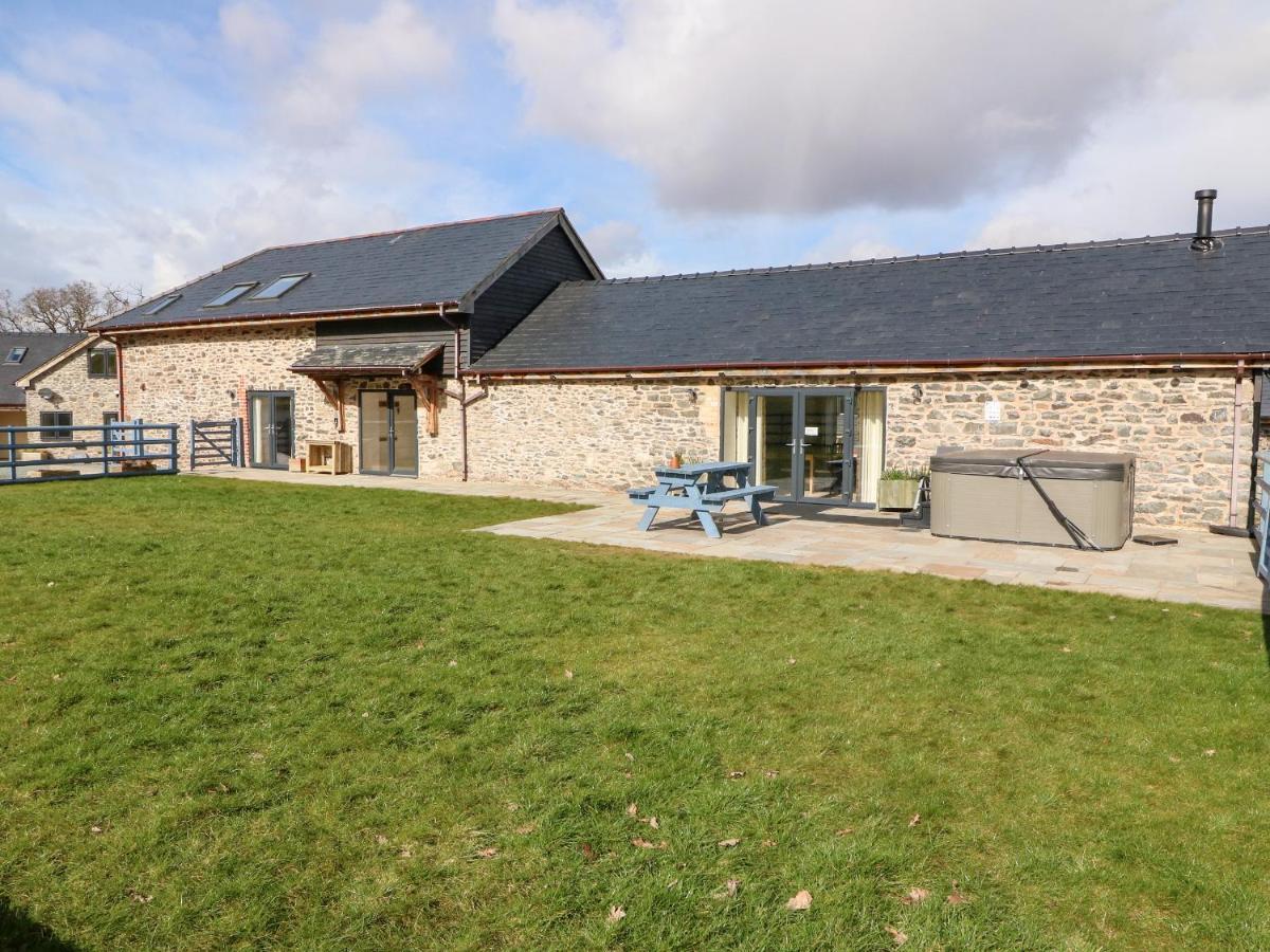 Y Beudy The Dairy Villa Oswestry Bagian luar foto
