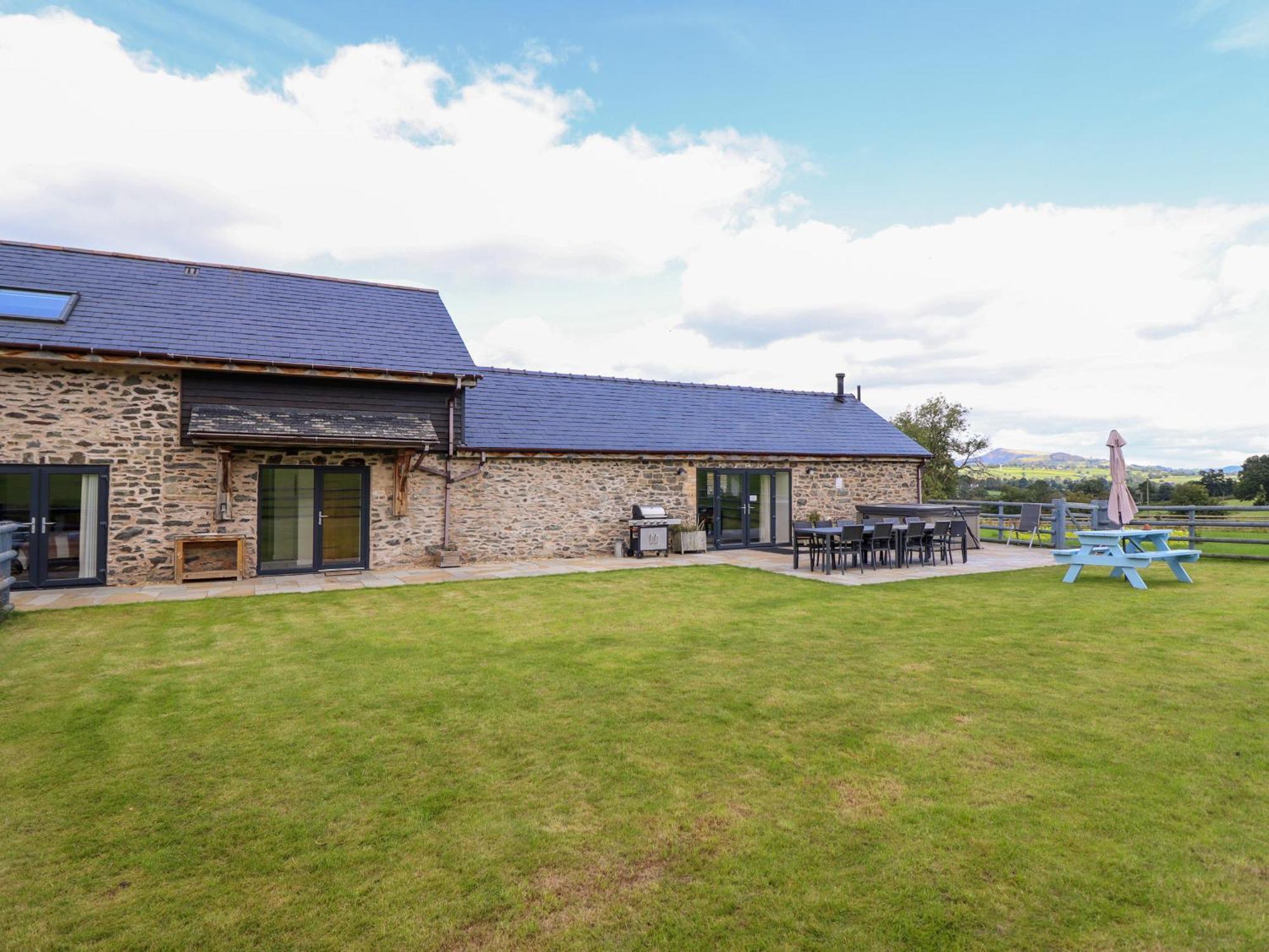 Y Beudy The Dairy Villa Oswestry Bagian luar foto